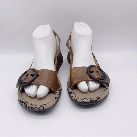 Fly London Tan Sandals - Picture 4 of 10